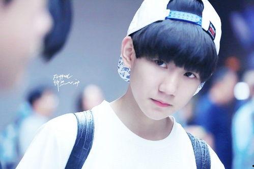 王源吃瓜热搜是真的吗视频